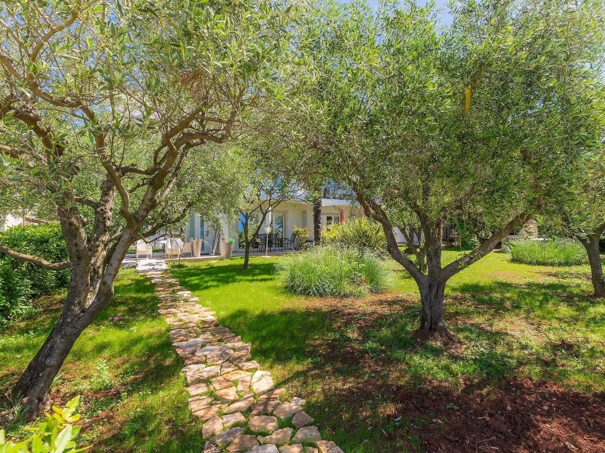 אומאג Apartment Mira-2 By Interhome